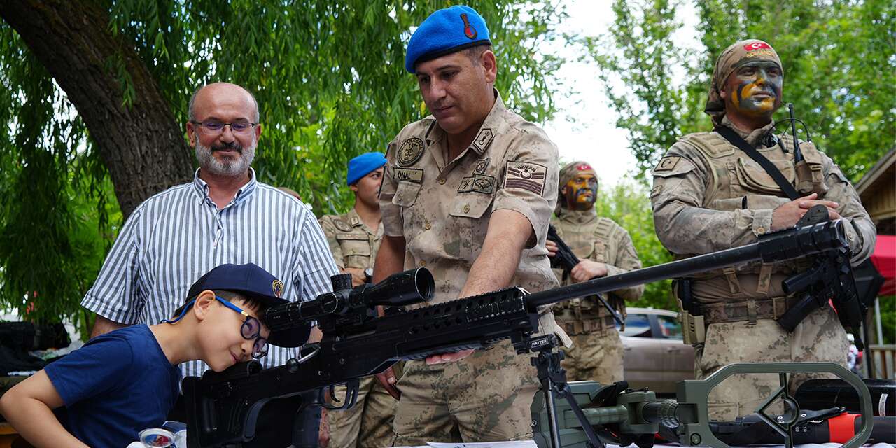 Yerli ve milli silahlar Aile Festivali’nde ilgi gördü