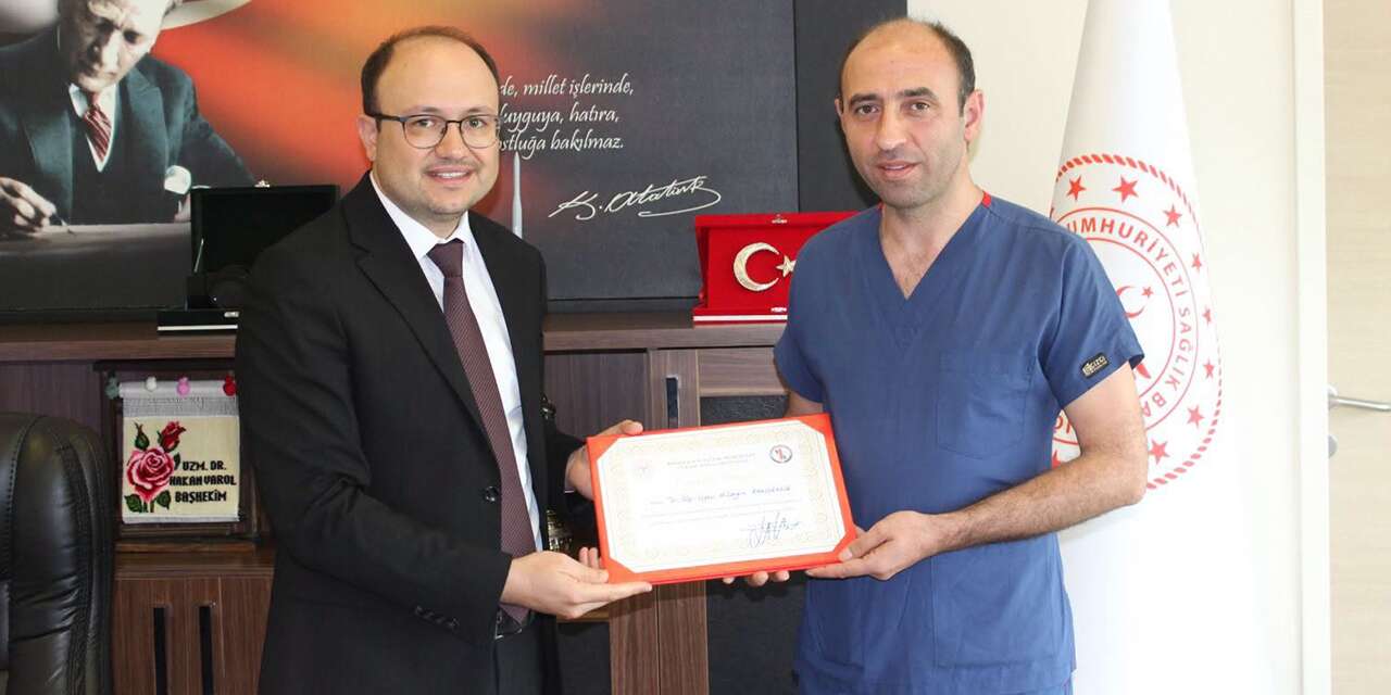Kardiyoloji Uzmanı Kandemir’e teşekkür belgesi