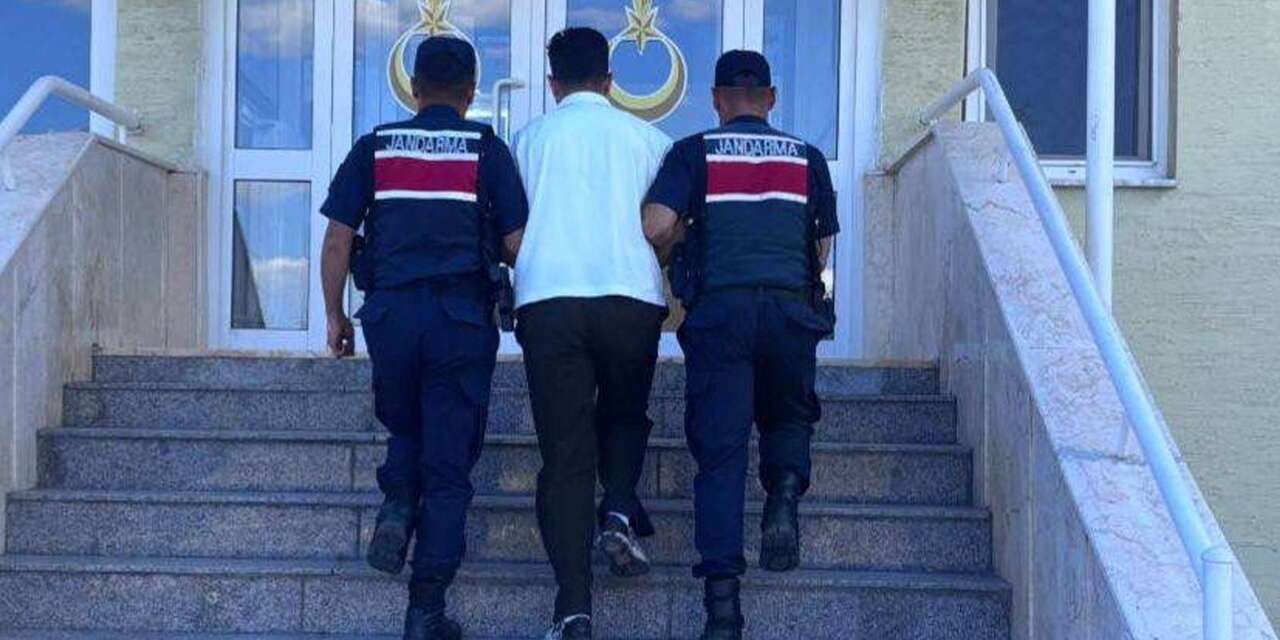 Aranan 3 hükümlüyü jandarma yakaladı
