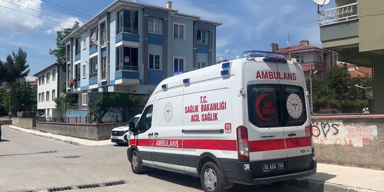 Genç kadın tartıştığı anne ve babasını bıçakla rehin aldı