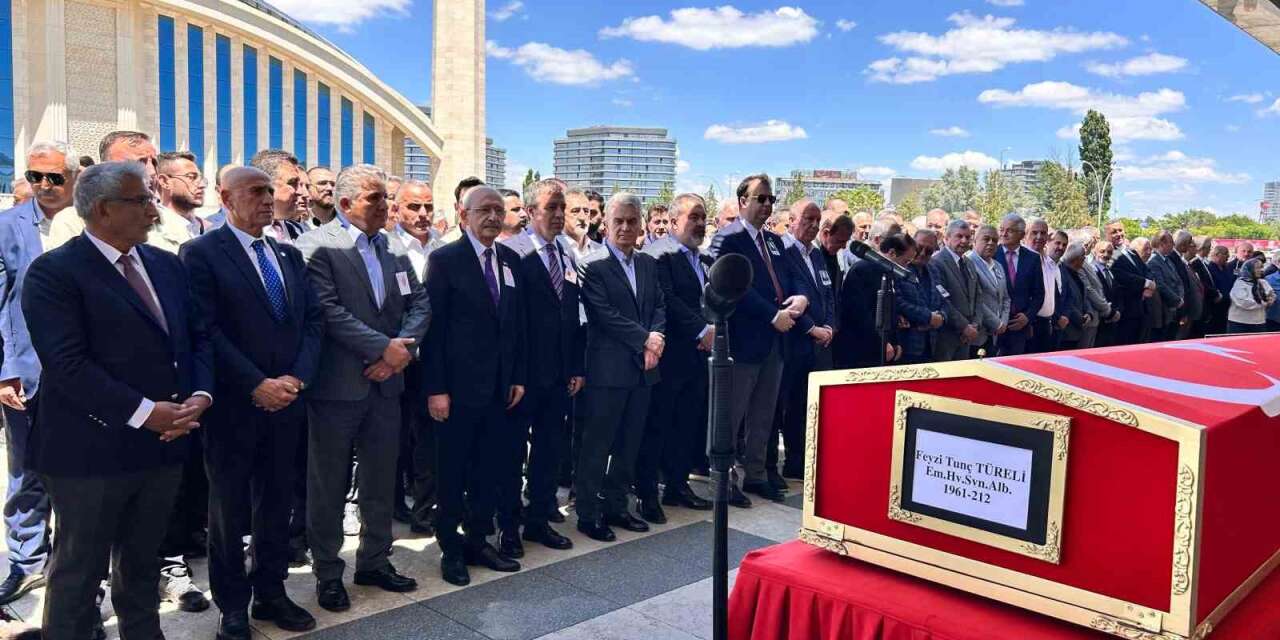 CHP Genel Başkanı Kılıçdaroğlu, Emekli Hava Savunma Albayı Türeli’nin cenaze törenine katıldı