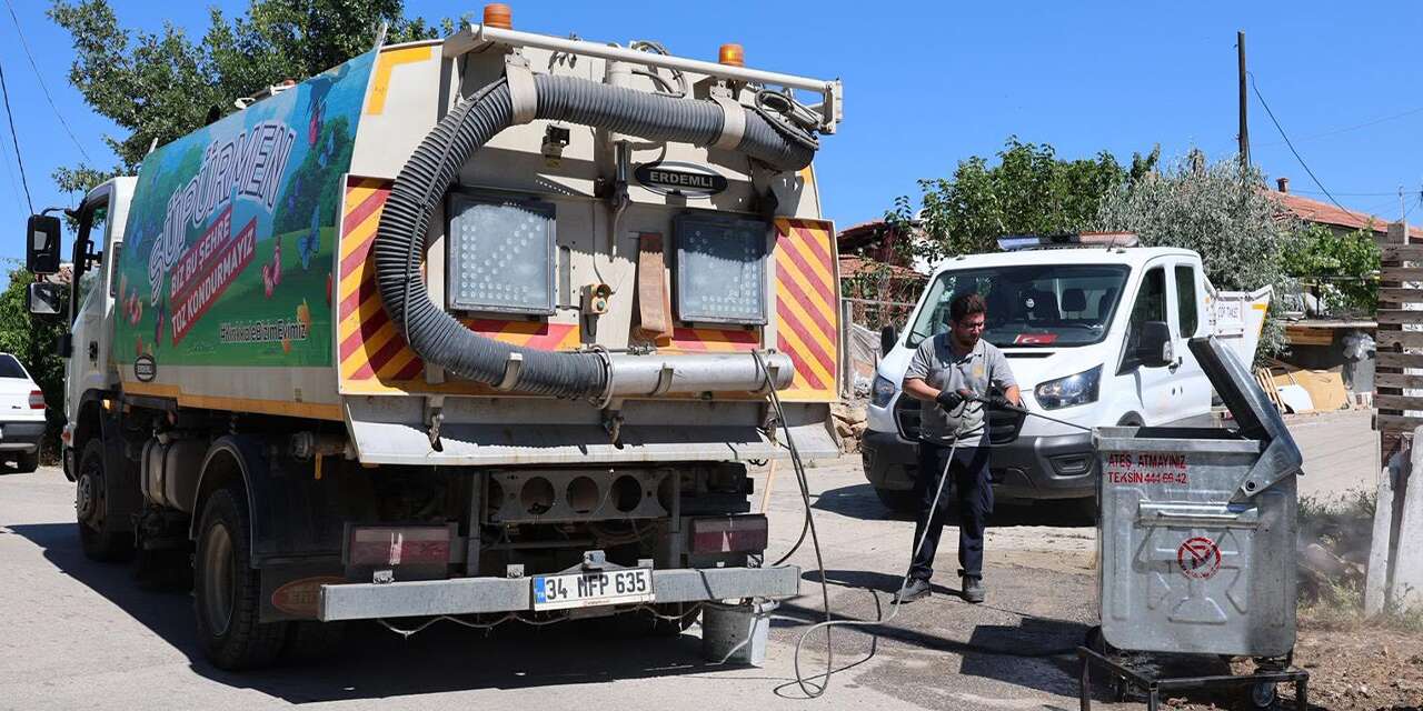 Çöp Konteynerleri Tek Tek Dezenfekte Ediliyor!
