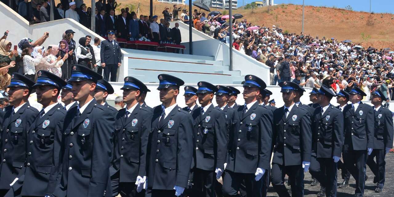 Yeni mezun polislere kritik uyarı: "Aklınızı kimseye kiraya vermeyin"