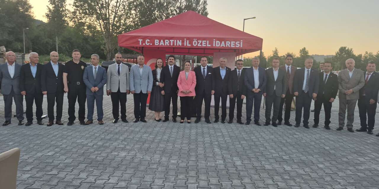 Yargı mensuplarının vedası duygulandırdı