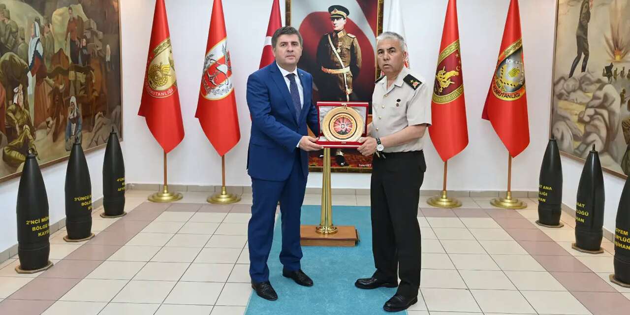 Vali Sarıibrahim’den Komutan Durmuş’a ziyaret