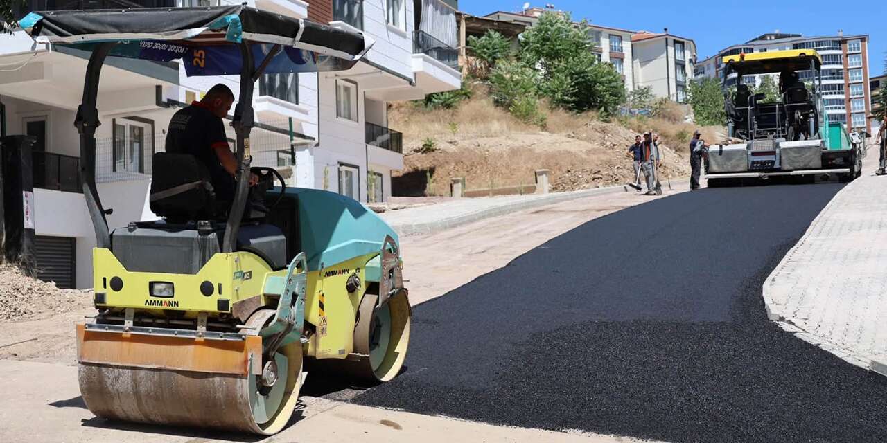 Kurtuluş Mahallesi'nde çifte hamle! Asfalt seferberliği başladı