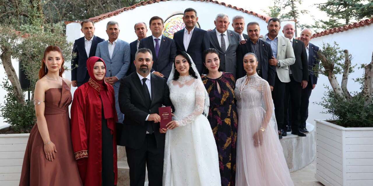 Osman Erdoğan, evlendi: Mutluluğa adım attı