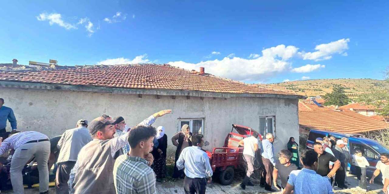 Elektrikli motosiklet duvara çarptı: 6 yaralı