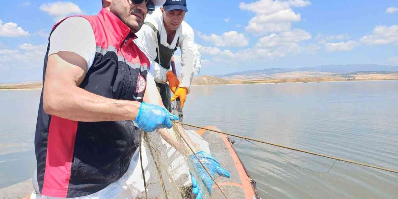 Çorum’da 3 bin 100 metre hayalet ağ ele geçirildi