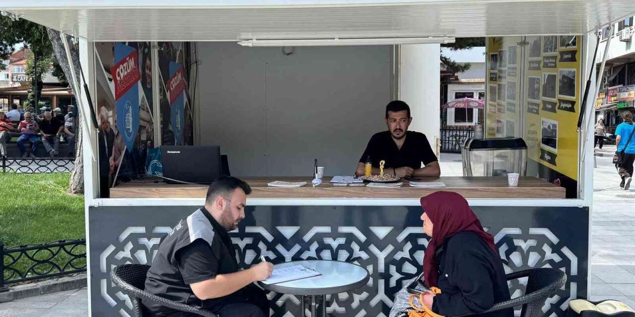 Çorum Belediyesi Çözüm Merkezi Noktası Saat Kulesi önünde kuruldu