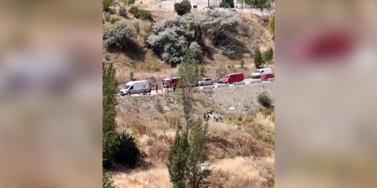 Şarampole yuvarlanan otomobilin sürücüsü yaralandı