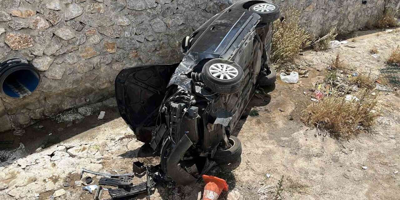 Çorum’da otomobil dereye uçtu