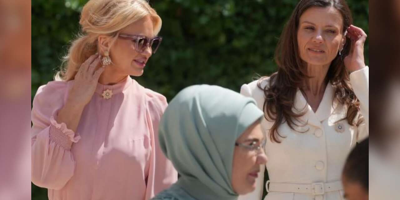 Emine Erdoğan’ın devlet liderleri eşleri yemeğinde Ajda Pekkan konseri