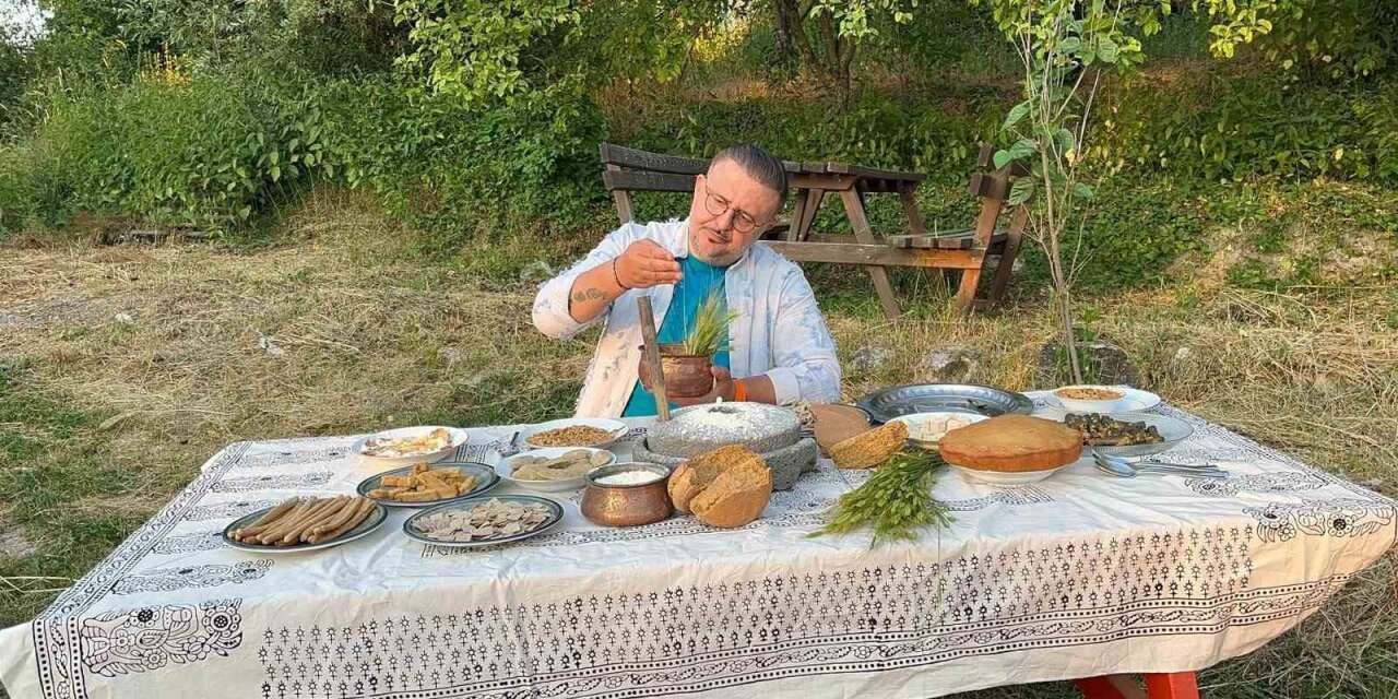 "Buz Adam Ötzi"nin midesindeki siyezi merak eden ünlü şef, Kastamonu’da 12 bin yıllık "Hitit buğdayı"nı inceledi