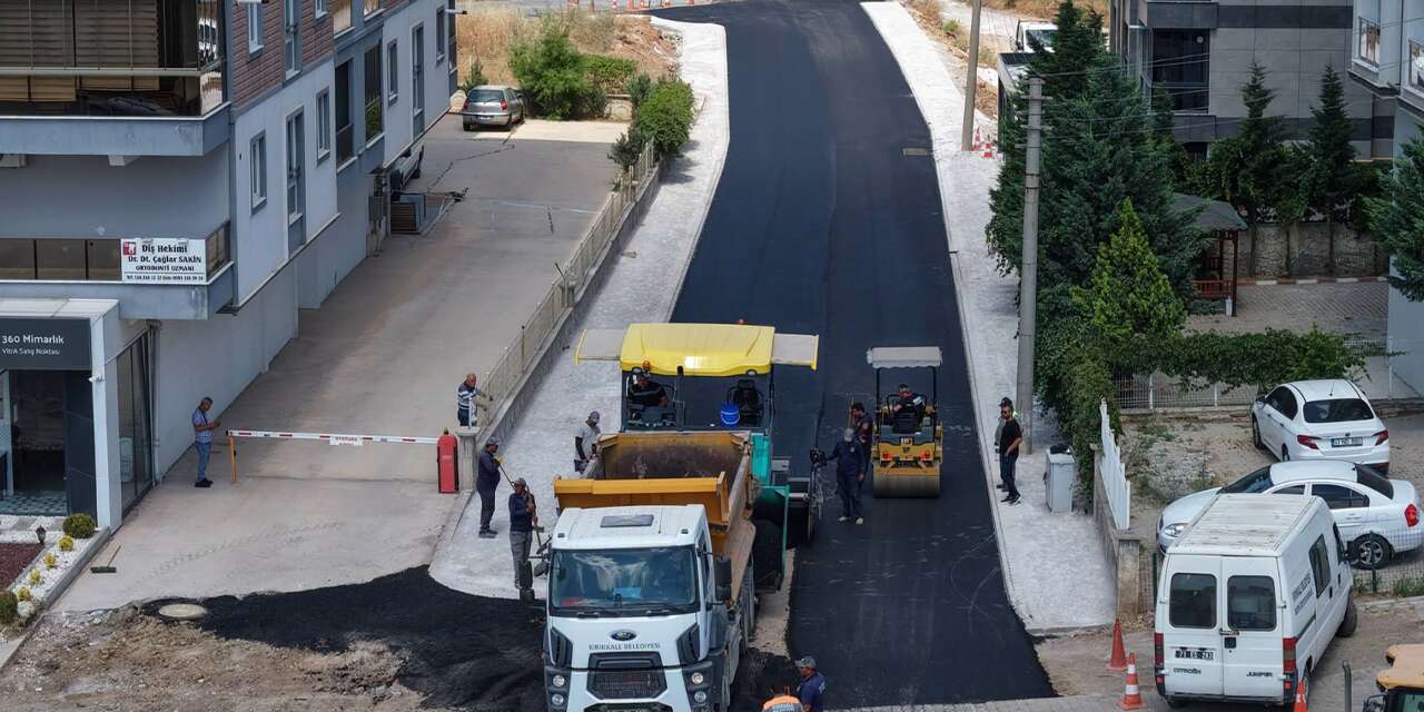Hafta sonu bile durmadılar! Asfalt mesaisi tam gaz sürüyor