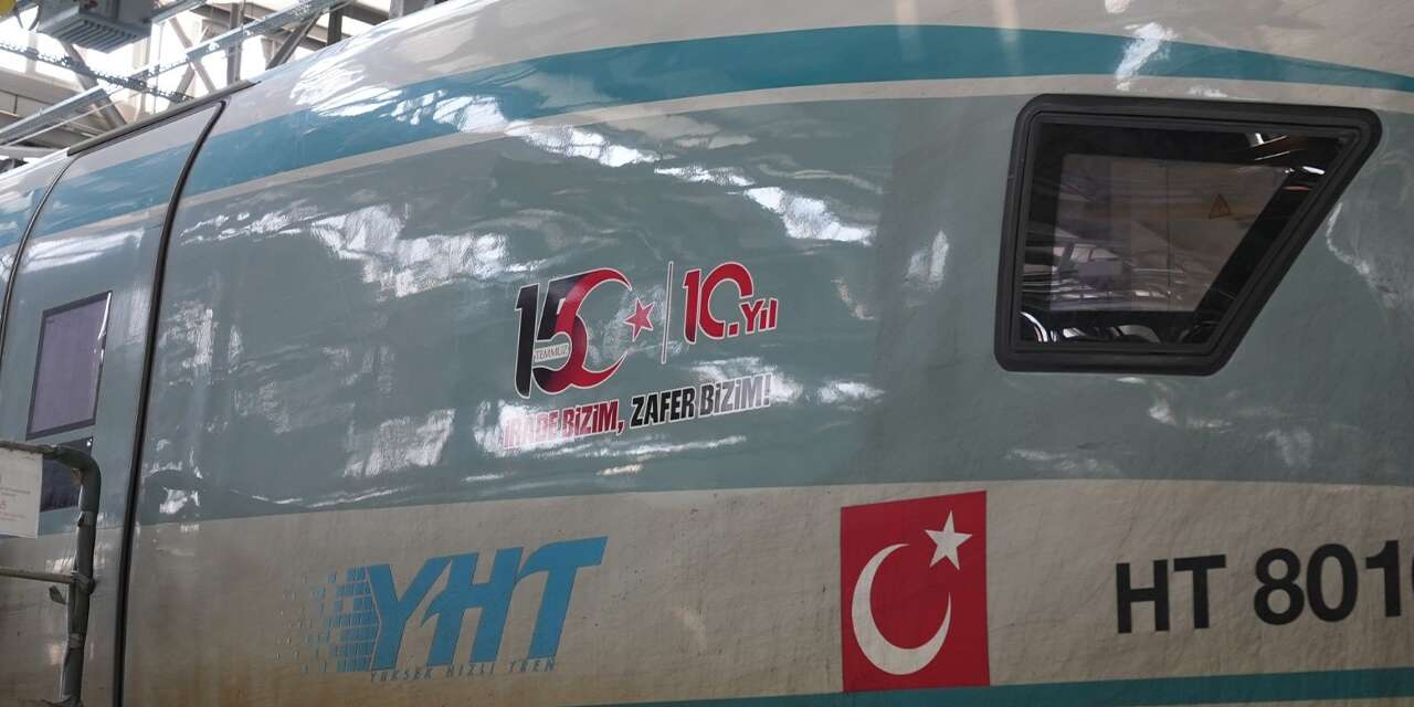 15 Temmuz’a özel 10 YHT seti özel logoyla sefer yapacak