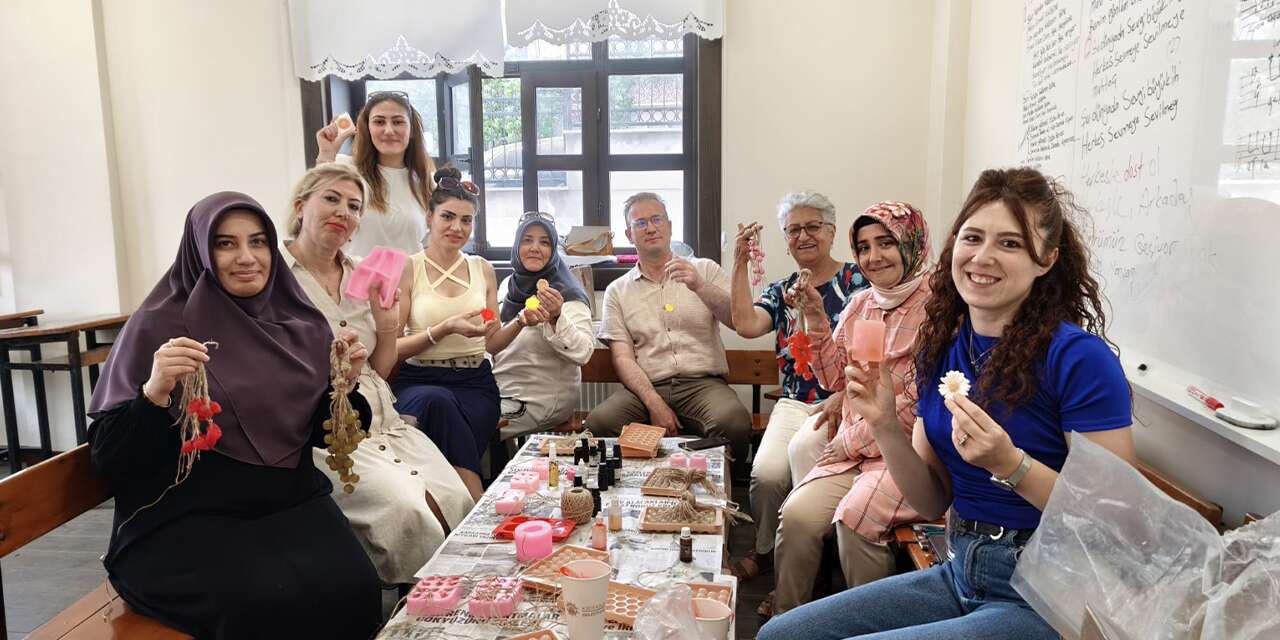 Dekoratif sabun atölyesi büyük ilgi görüyor