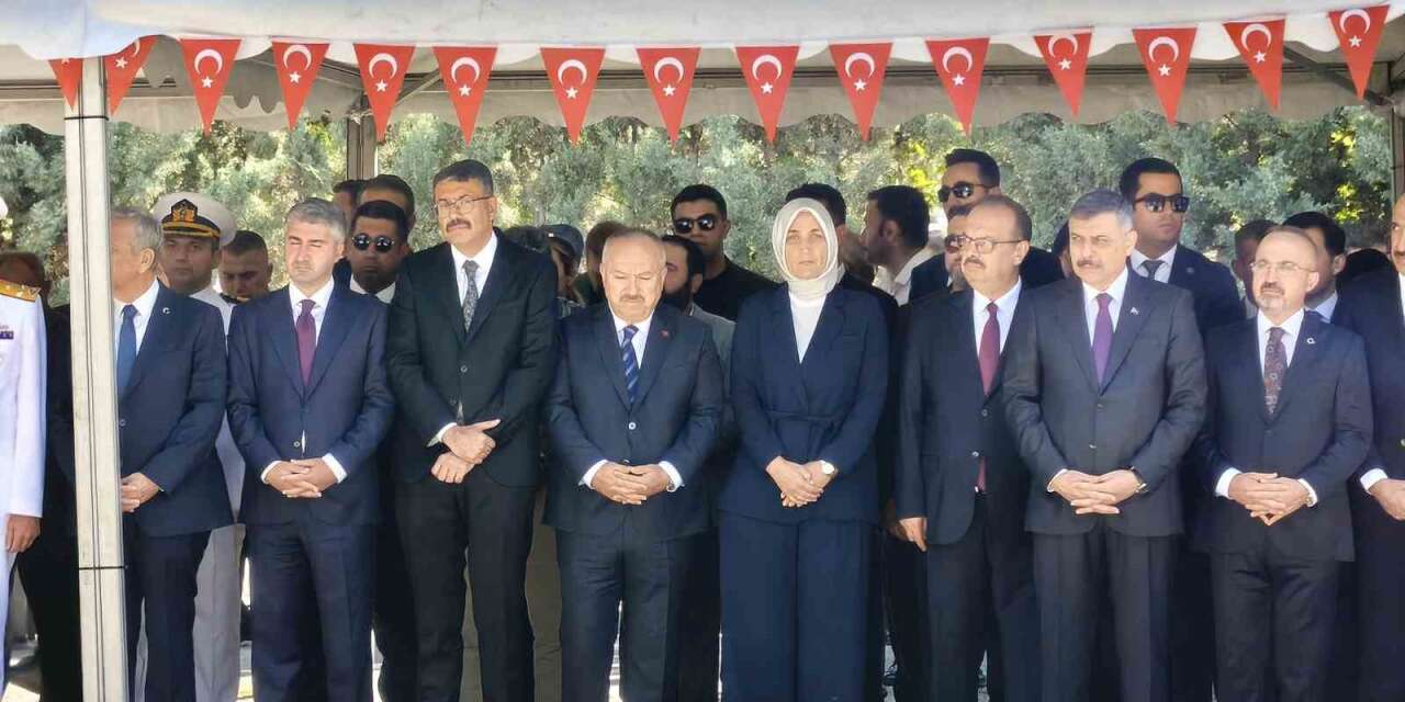 İçişleri Bakanı Çiftçi 15 Temmuz Şehitliği’ndeki anma programına katıldı