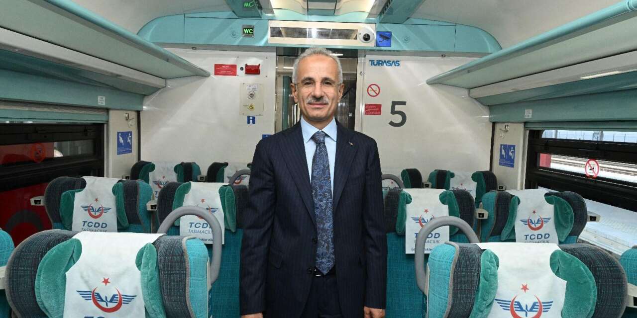 Bakan Uraloğlu: "Milli Elektrikli Tren Setlerimizi devreye alıyoruz"