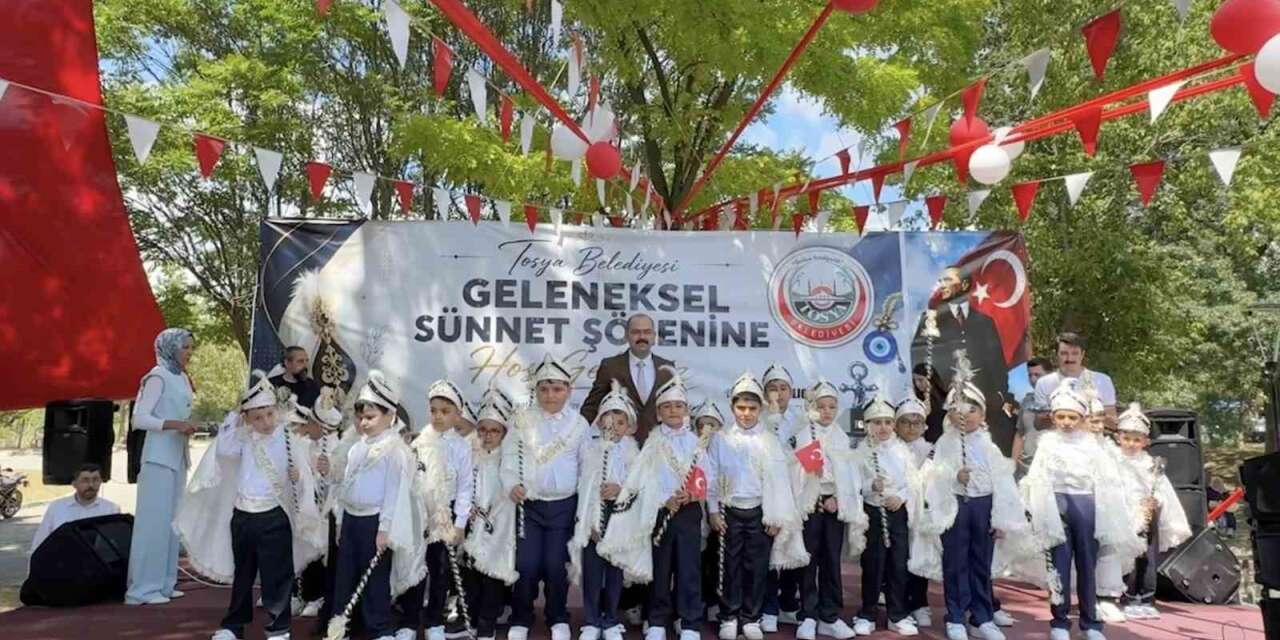 İlçedeki çocuklar toplu sünnet oldu, düzenlenen şenlikte doyasıya eğlendi