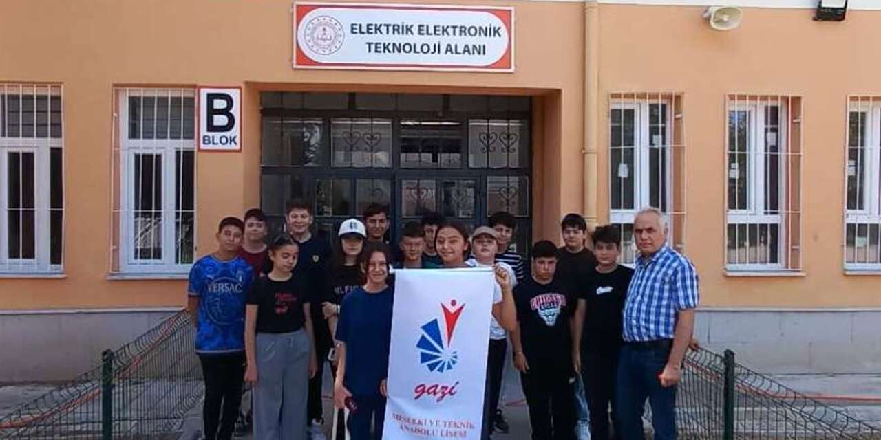 Ortaokul öğrencileri zanaat atölyelerinde mesleklerle tanışıyor