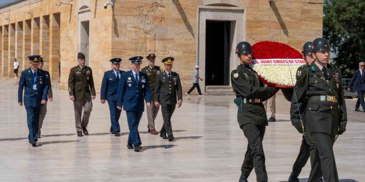 ABD Genelkurmay Başkanı Orgeneral Caine, Anıtkabir’i ziyaret etti