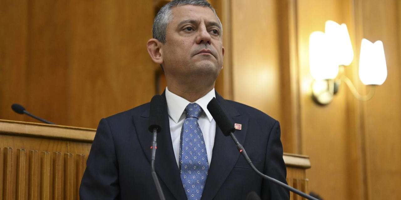 Özgür Özel ve 90 milletvekili CHP’den istifa etti