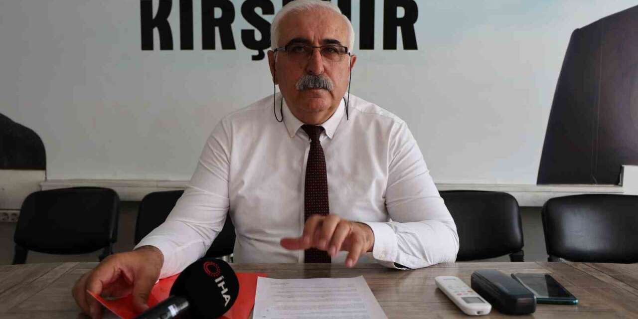CHP Kırşehir İl Başkanı Tanrıbuyurdu: "Parti binasından poster götürmek ayıptır"