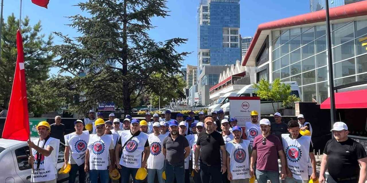 Doruk Madencilik işçileri şirket önünde eylem başlattı