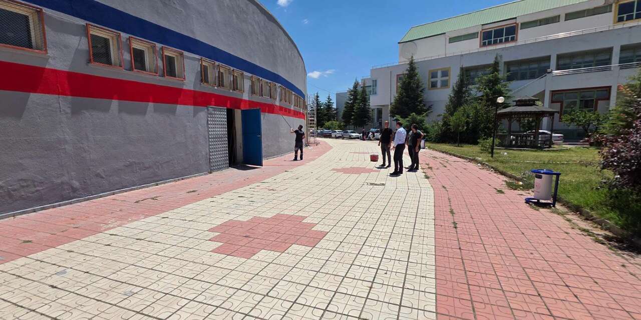 Başpınar Stadyumu yepyeni yüzüyle hazırlanıyor!