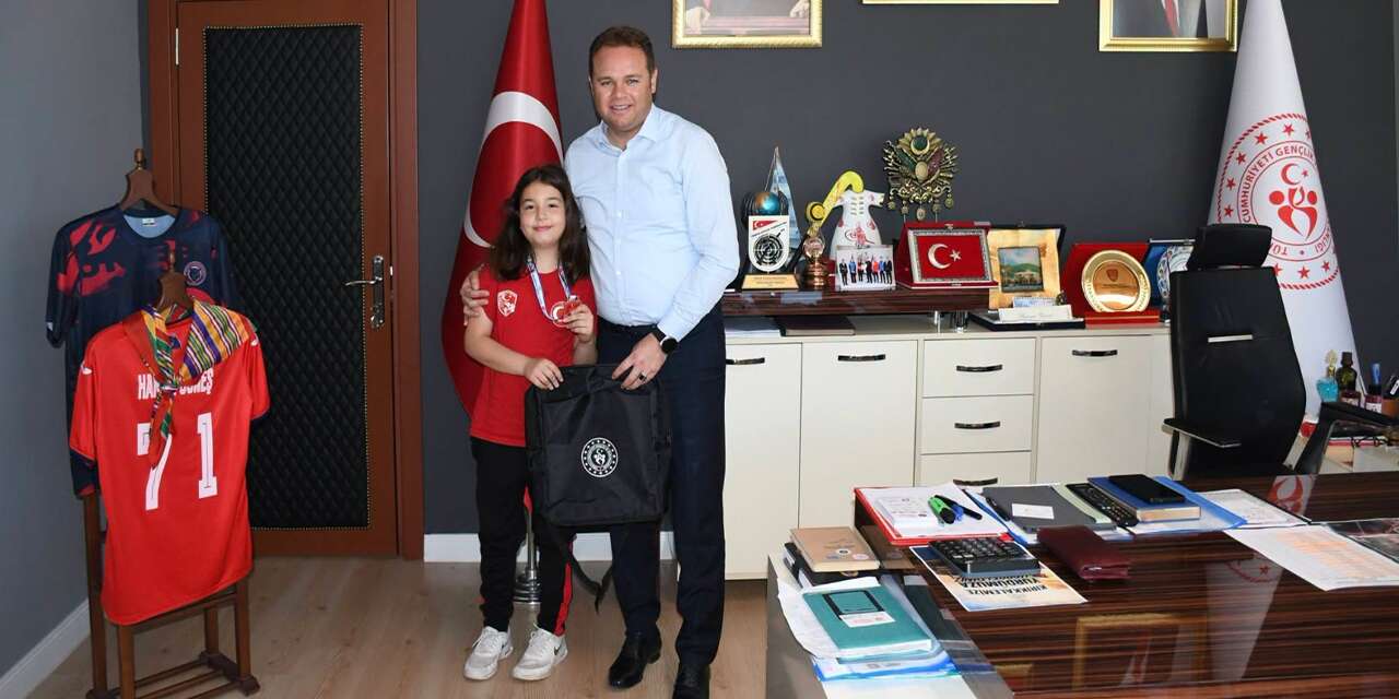 Hayrunnisa Özmen Türkiye'yi salladı!