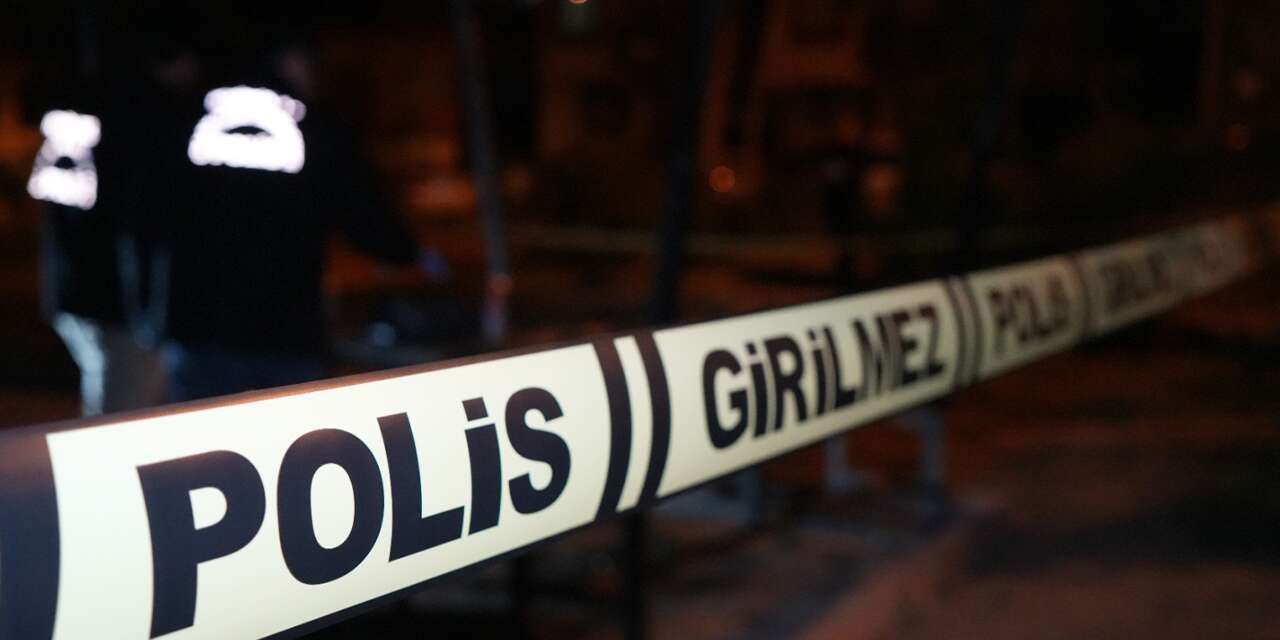 Kapalı pazar yerinin çatısından düşen işçi ağır yaralandı