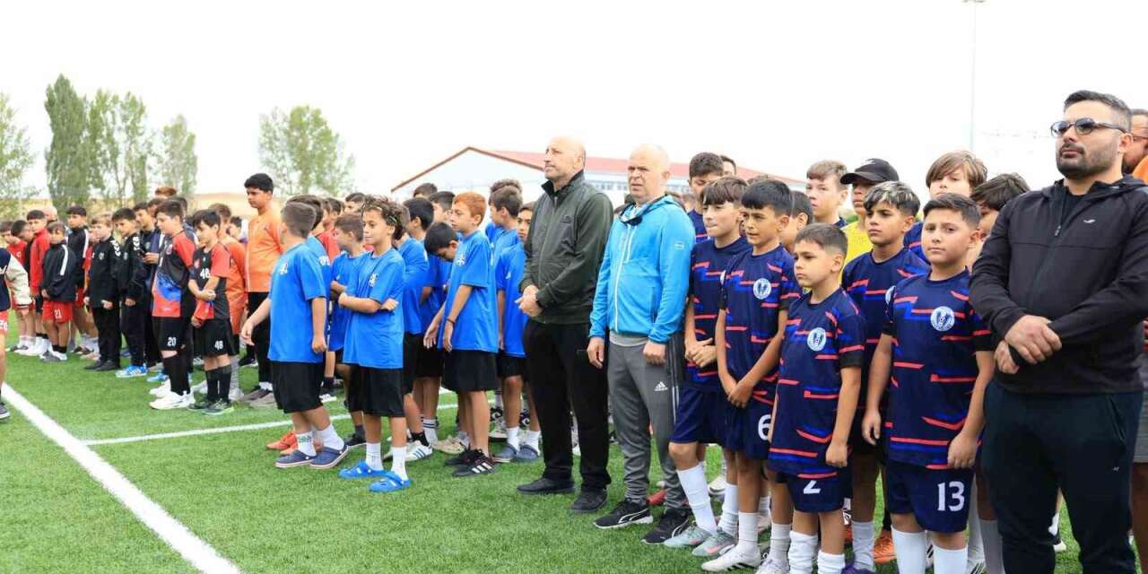 400 sporcunun katıldığı Hitit Cup başladı