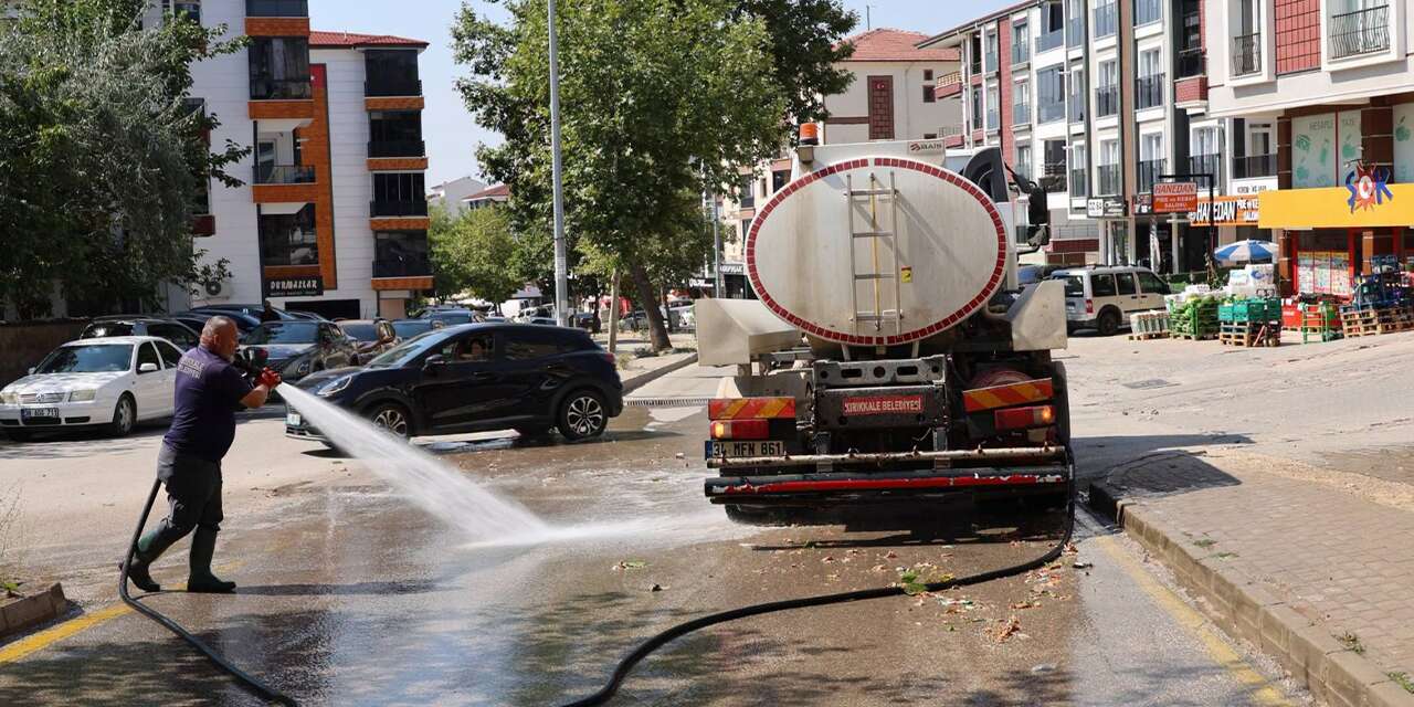 Şehrin dört bir yanında temizlik seferberliği