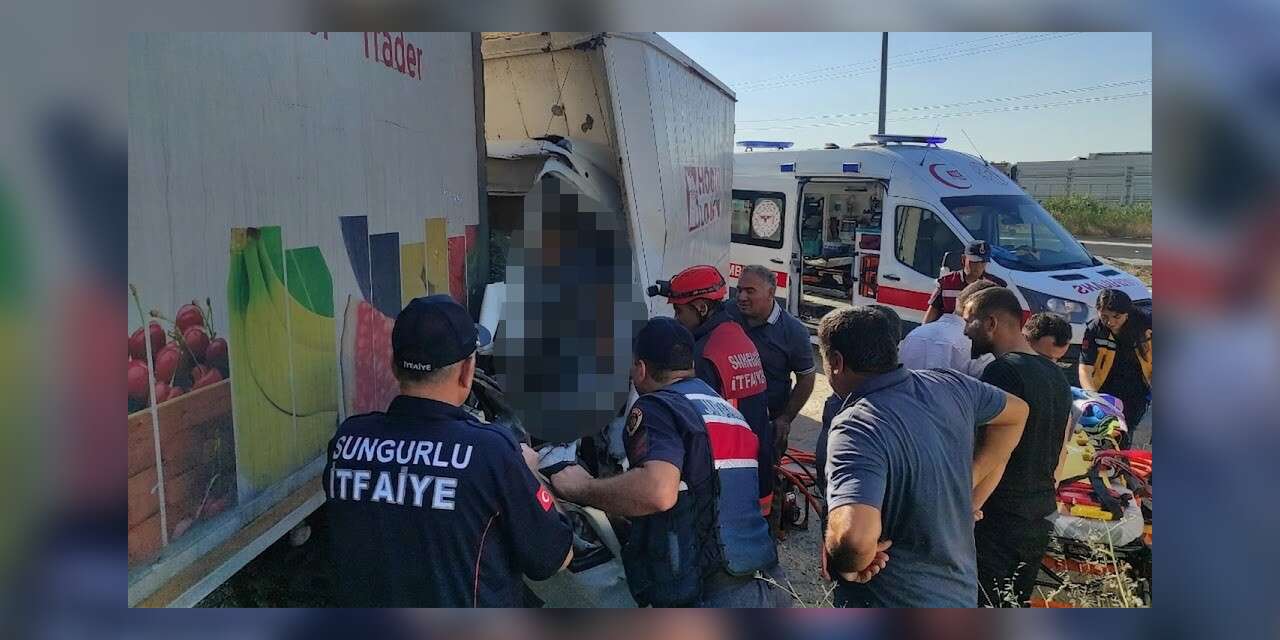 Kamyon tırla çarpıştı: 1 ölü, 1 yaralı