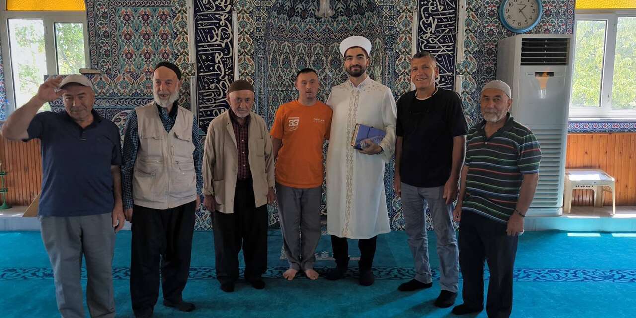 Delice Müftülüğü Çerikli'de sahaya indi! Esnafları ziyaret ettiler