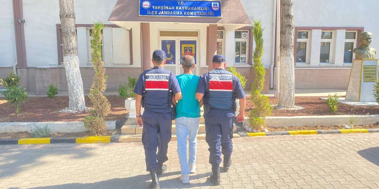 Aranan hükümlü jandarmadan kaçamadı