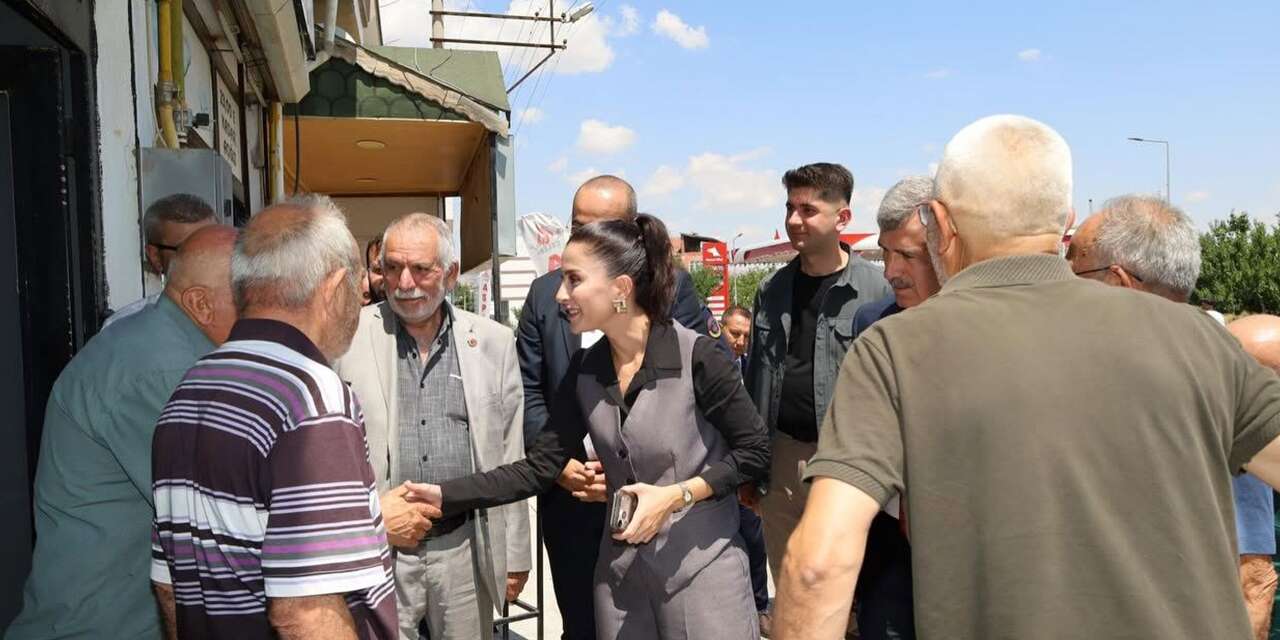 Bahşılı'da esnafı sevindiren ziyaret! Tek tek iş yerlerini gezdiler