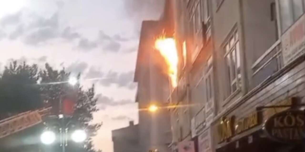 Apartman dairesinde korkutan yangın