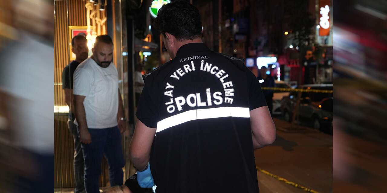 Cadde ortasında tartıştığı husumetlisini vurdu