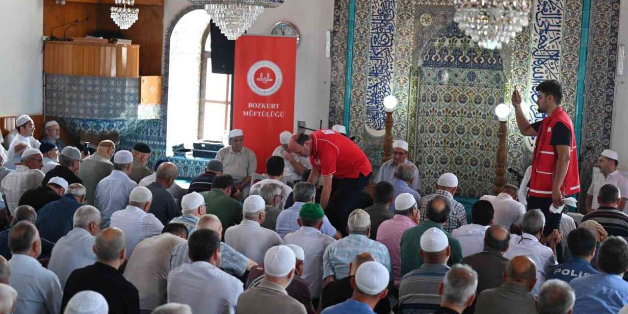 Sel felaketinde hayatını kaybedenler dualarla anıldı