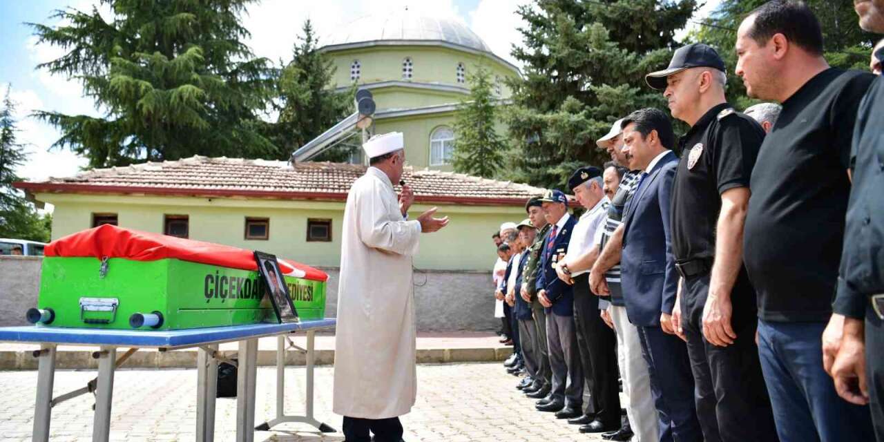 Kıbrıs gazisi Hidayet Düzen son yolculuğuna uğurlandı