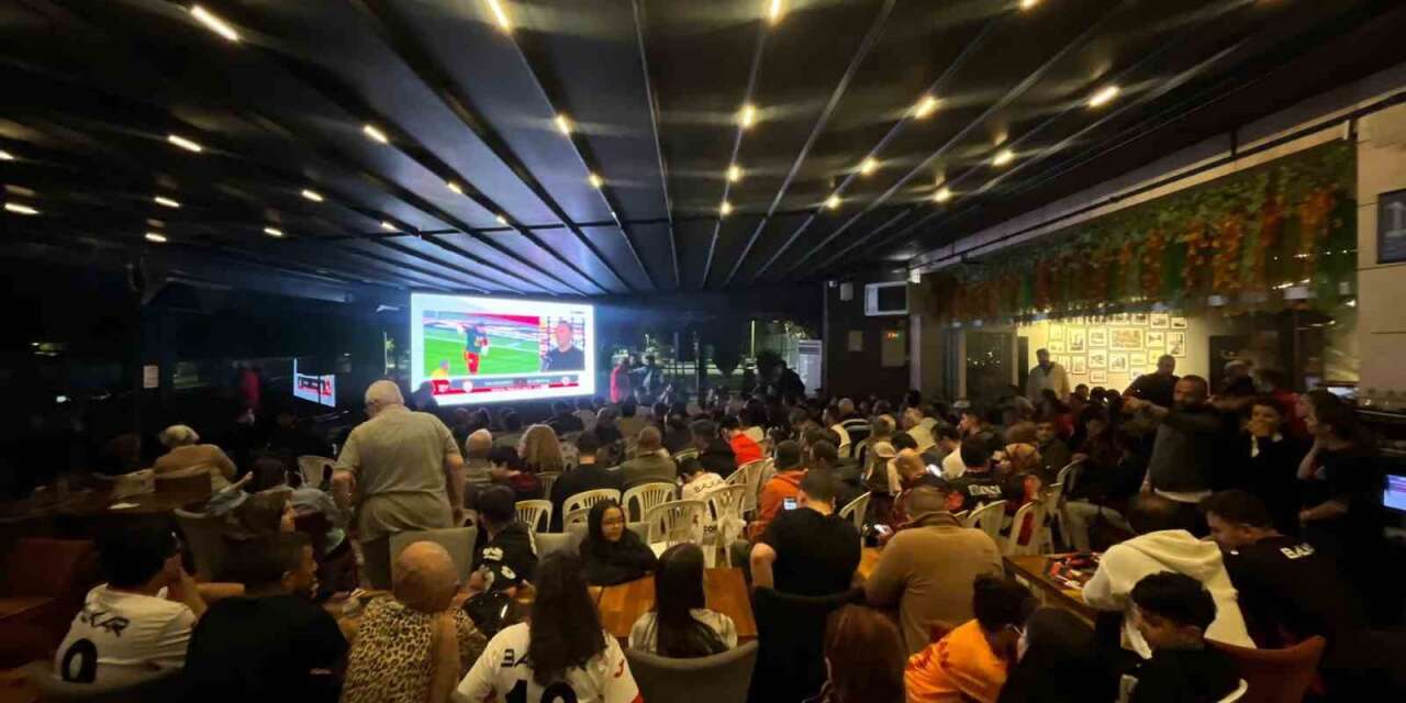 Tarihinde ilk kez Süper Lig maçına çıkan Çorum FK’ya taraftarından büyük destek