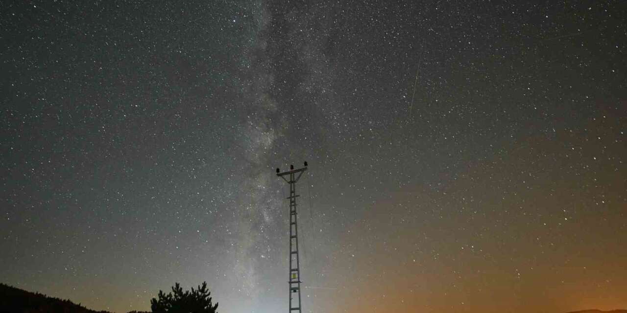 Kastamonu’da gökyüzü meraklıları Perseid meteor yağmurunu izledi
