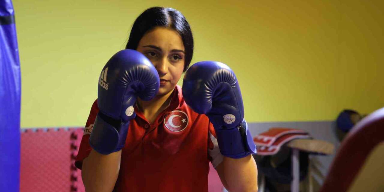 Kickboksa hobi olarak başladı, yıllar sonra şampiyon oldu