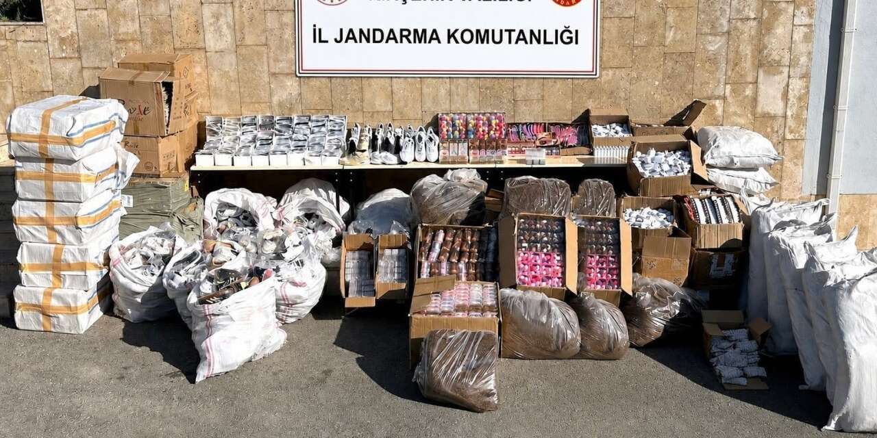 Kırşehir’de tırda 12.5 TL’lik gümrük kaçağı eşya ele geçirildi