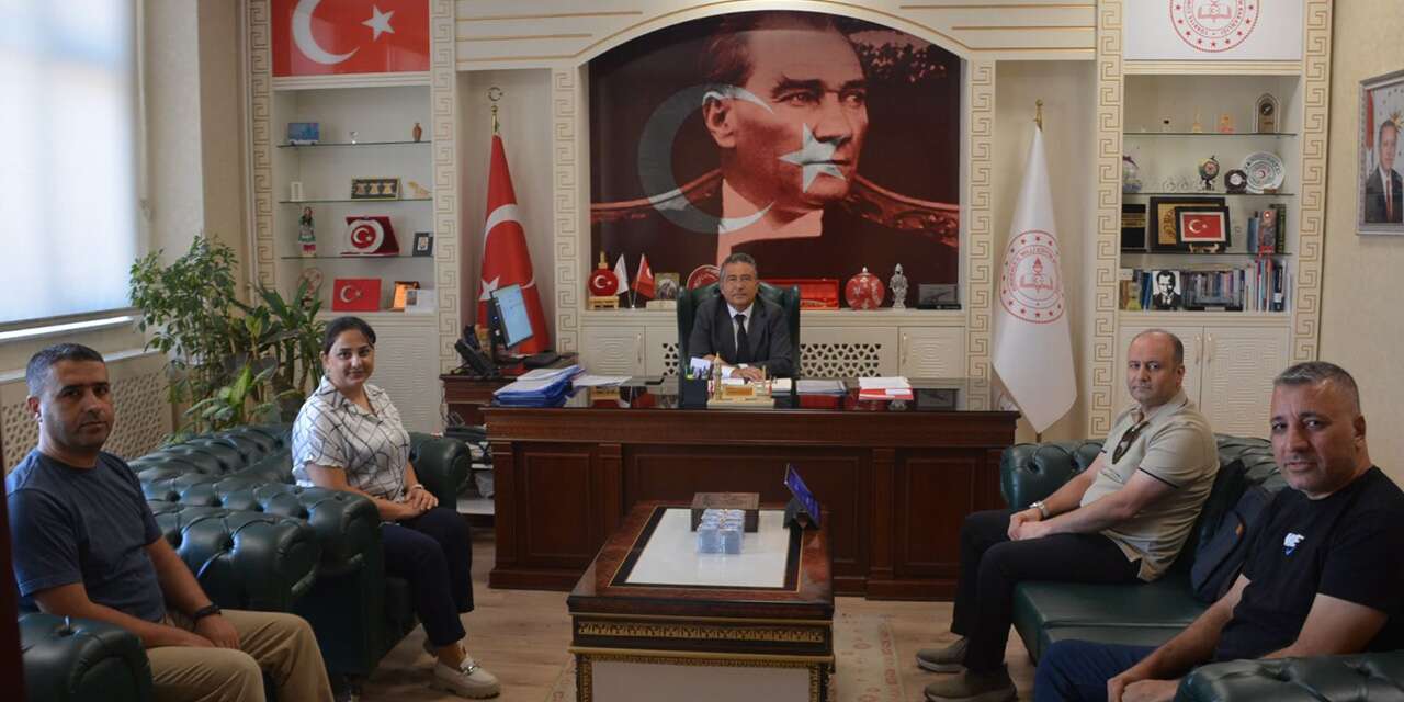 Millî Eğitim Müdürü Güney, dijital eğitim içerikleri hazırlayan öğretmenleri ağırladı
