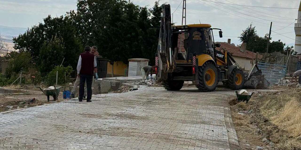 Kırıkkale İl Özel İdaresi Kavurgalı Köyü’nde yolları yeniliyor