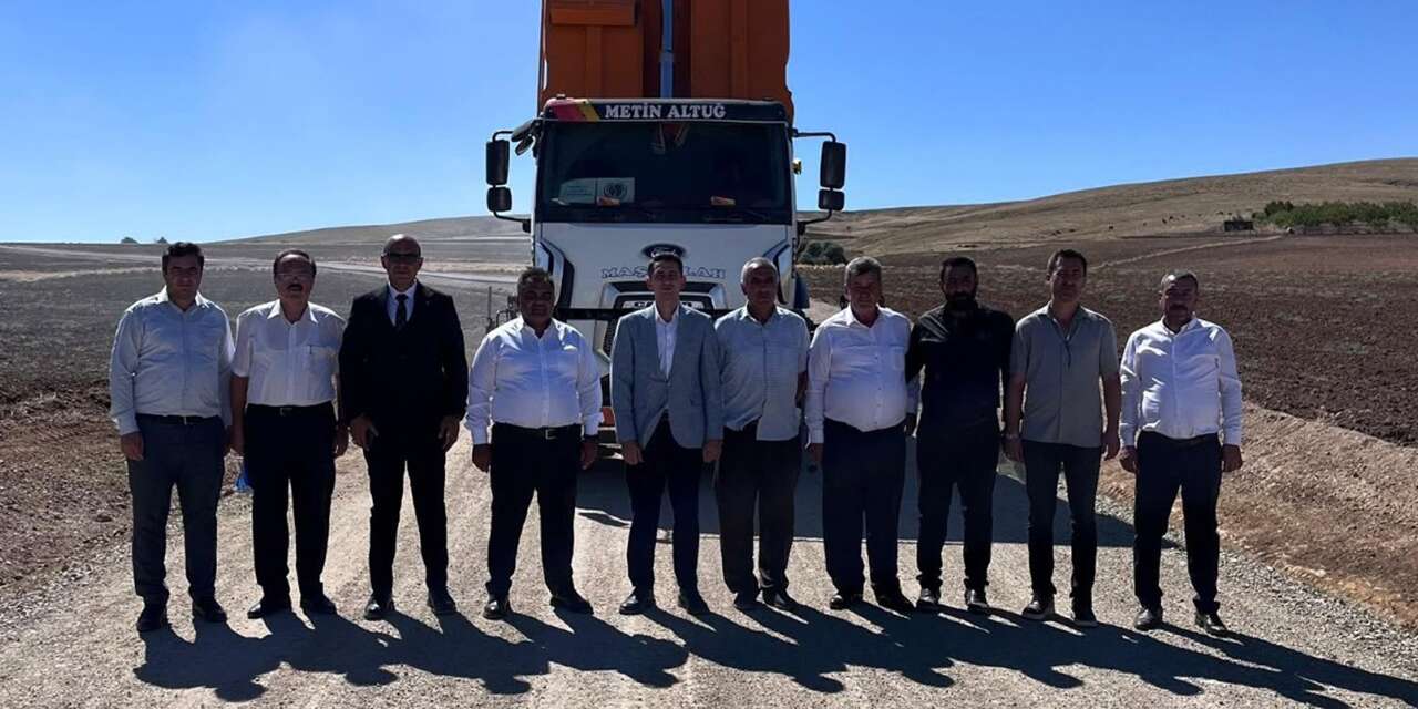 Keskin Kuzugüdenli köyü’nde sıcak asfalt çalışmaları sürüyor