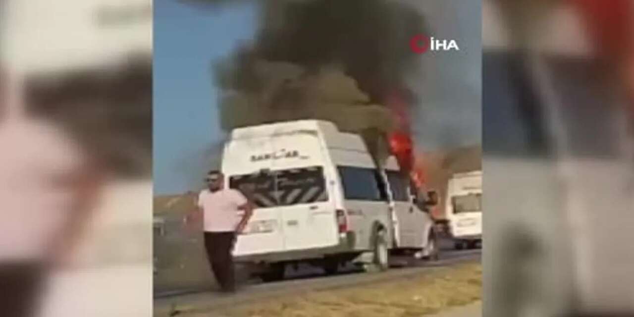 Ankara-Kırıkkale yolunda araç yangını! Servis minibüsü alevlere teslim oldu